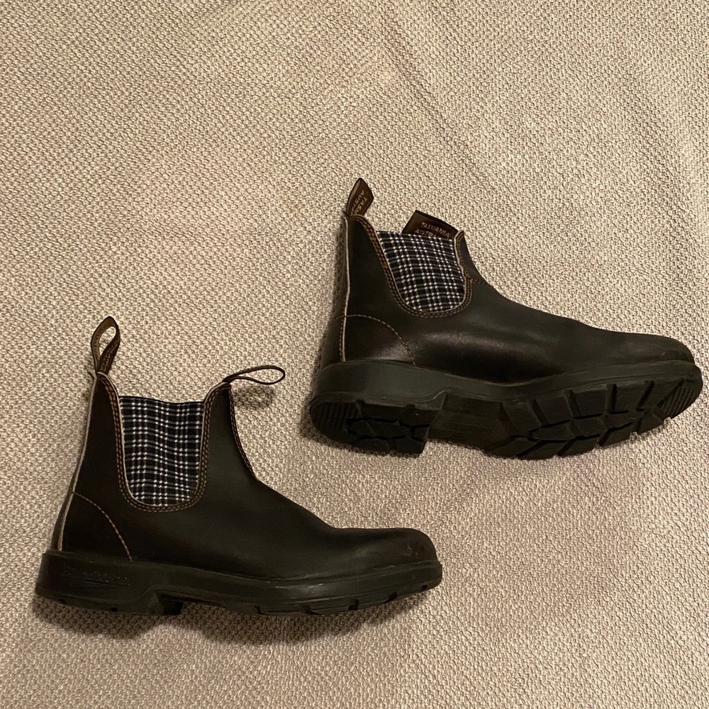 Blundstone Black Boots with Plaid Elastic Panels